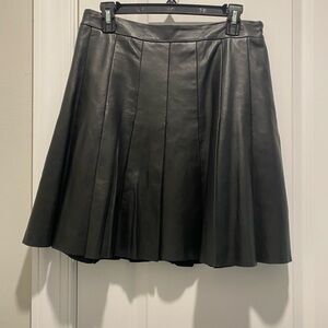 EUC Nordstrom Halogen Pleated Black Genuine Leather Lined Skirt SZ 8 Zip Close